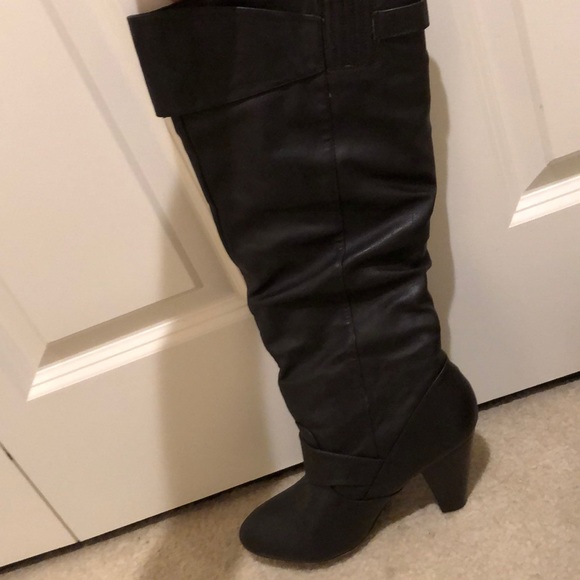 Knee high buckle boots - Picture 3 of 4